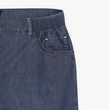 Load image into Gallery viewer, Jeans blue with small metal logo
